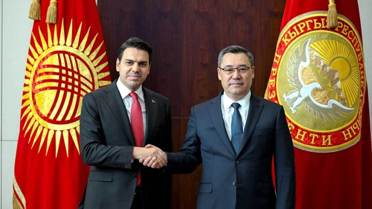 Caparov, Abdullah Eren'i kabul etti