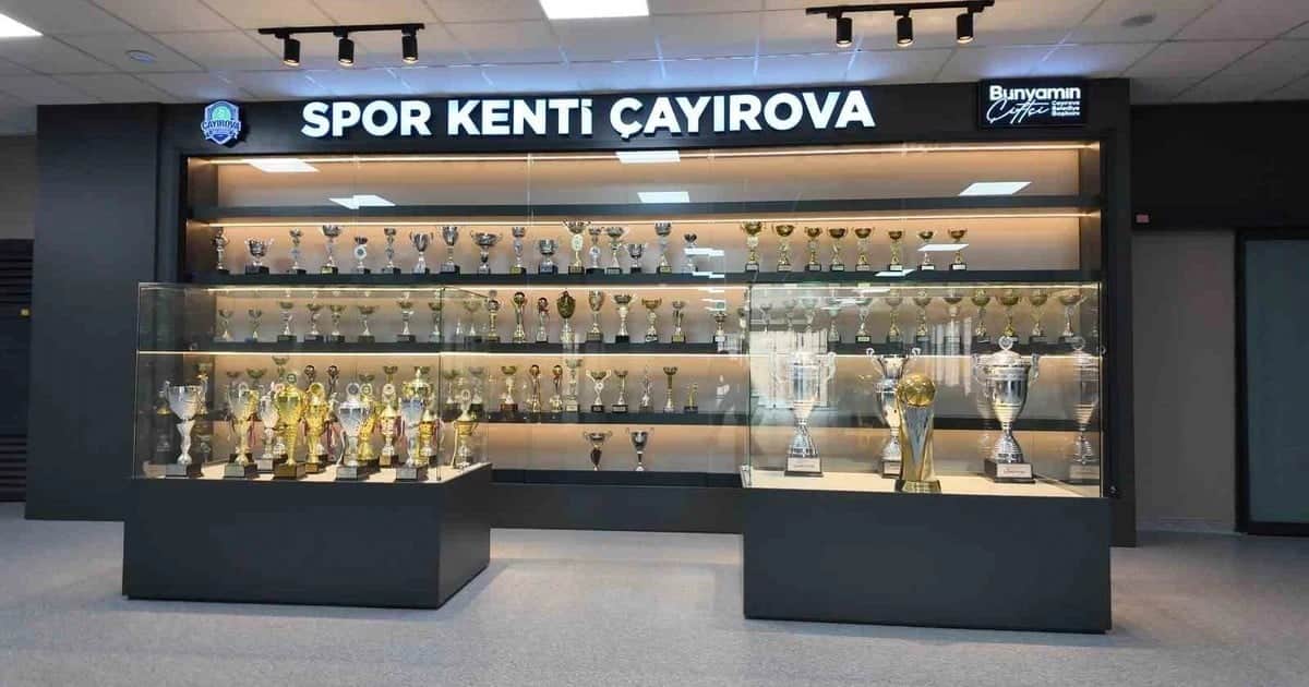 Çayırova'nın yeni spor kompleksi 13 Eylül'de Galatasaray maçıyla açılıyor