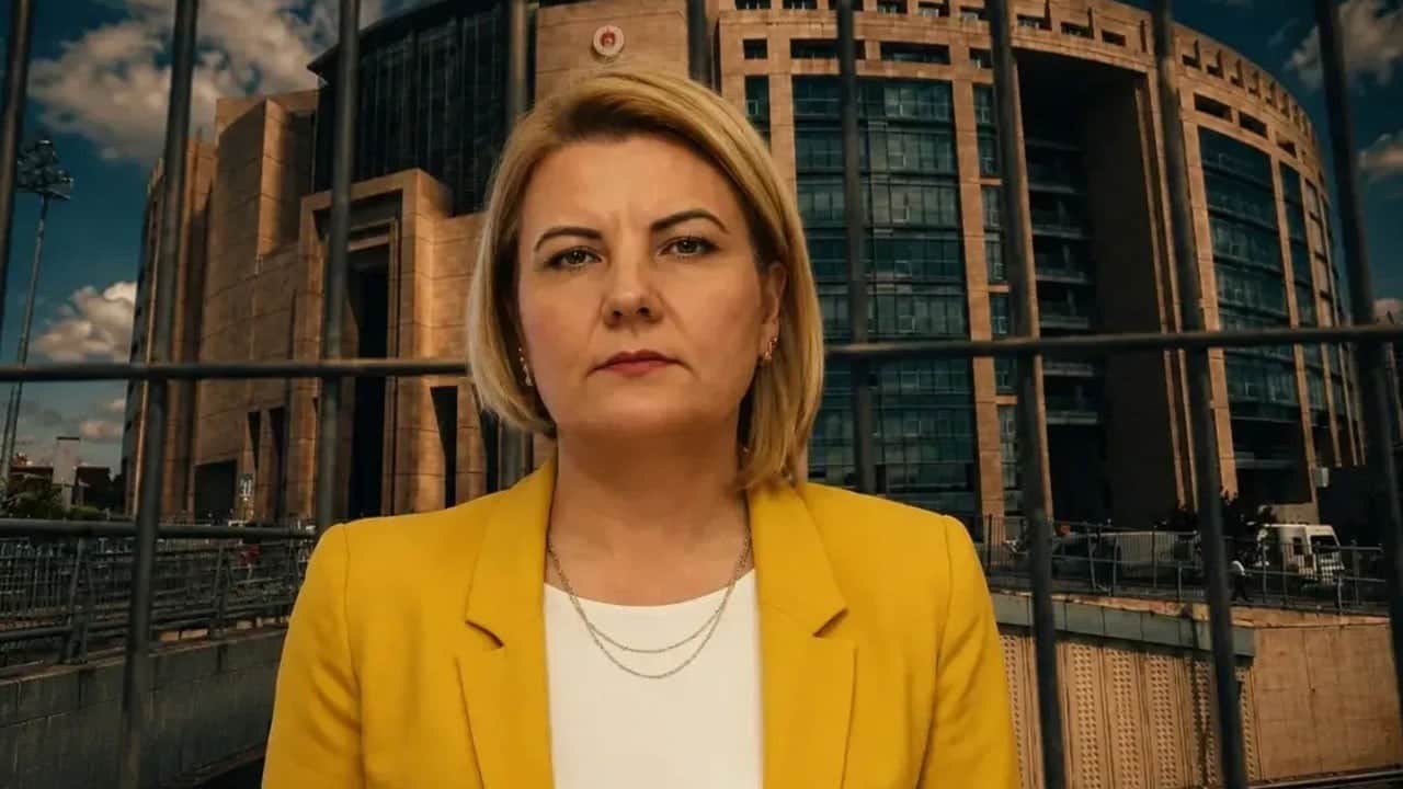 CHP’li İzmit Belediye Başkanı Fatma Kaplan Hürriyet görevinden uzaklaştırıldı