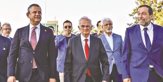 CHP’nin i̇ki başlı tiyatrosu ve kürsüden yükselen darbe çığırtkanlığı