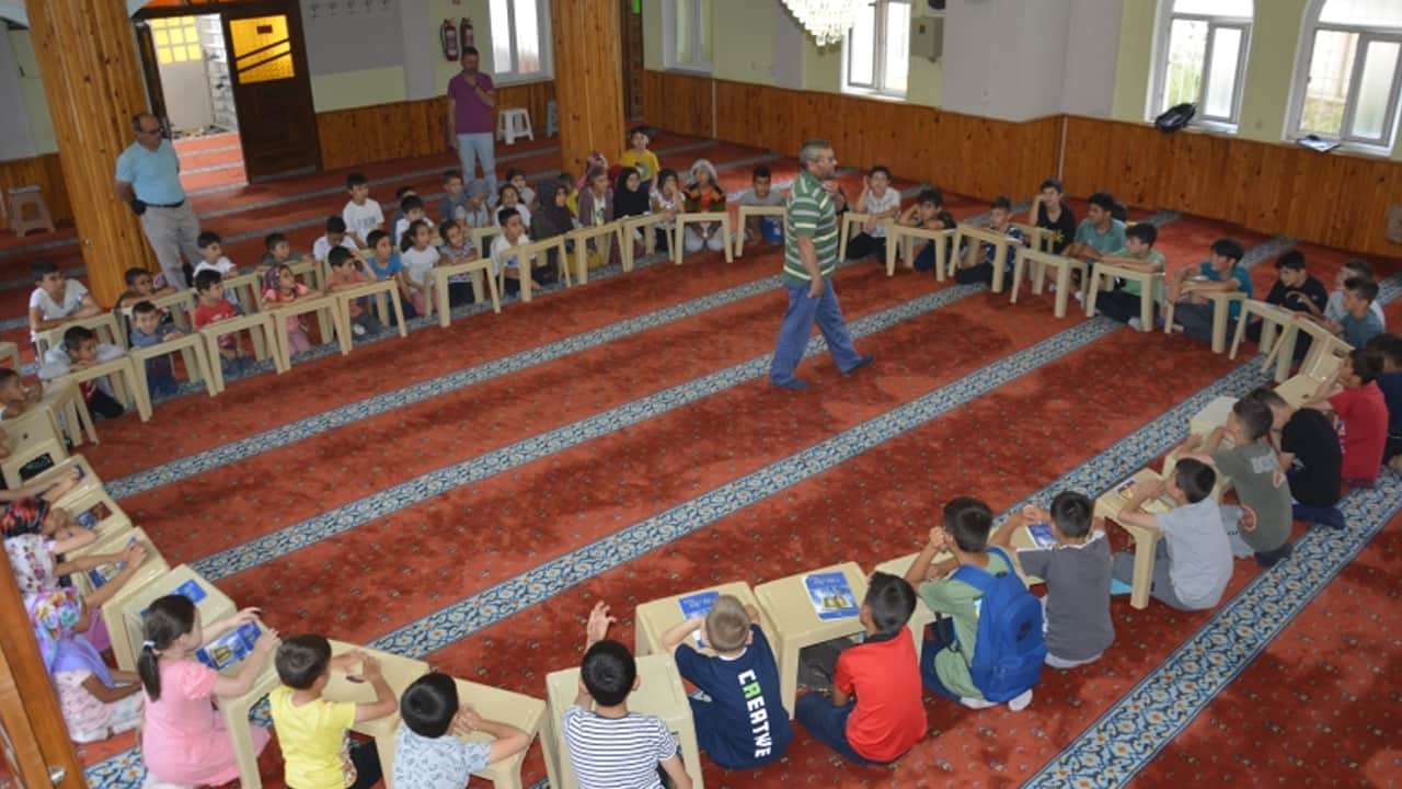 'Çocuklarımızın âhiretini yaz tatiline mi bıraktık?'
