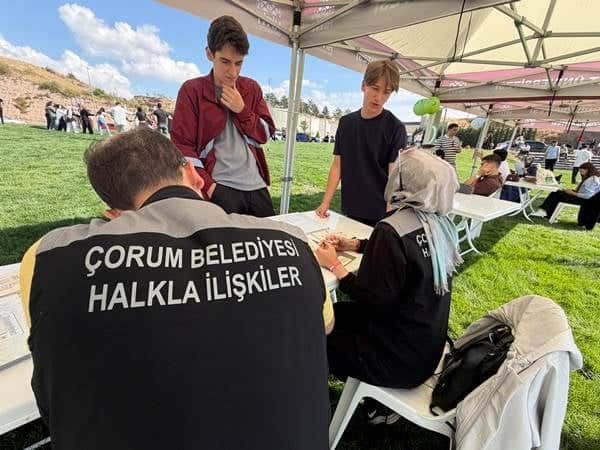 Çorum Belediyesi üniversitelileri kampüste karşıladı