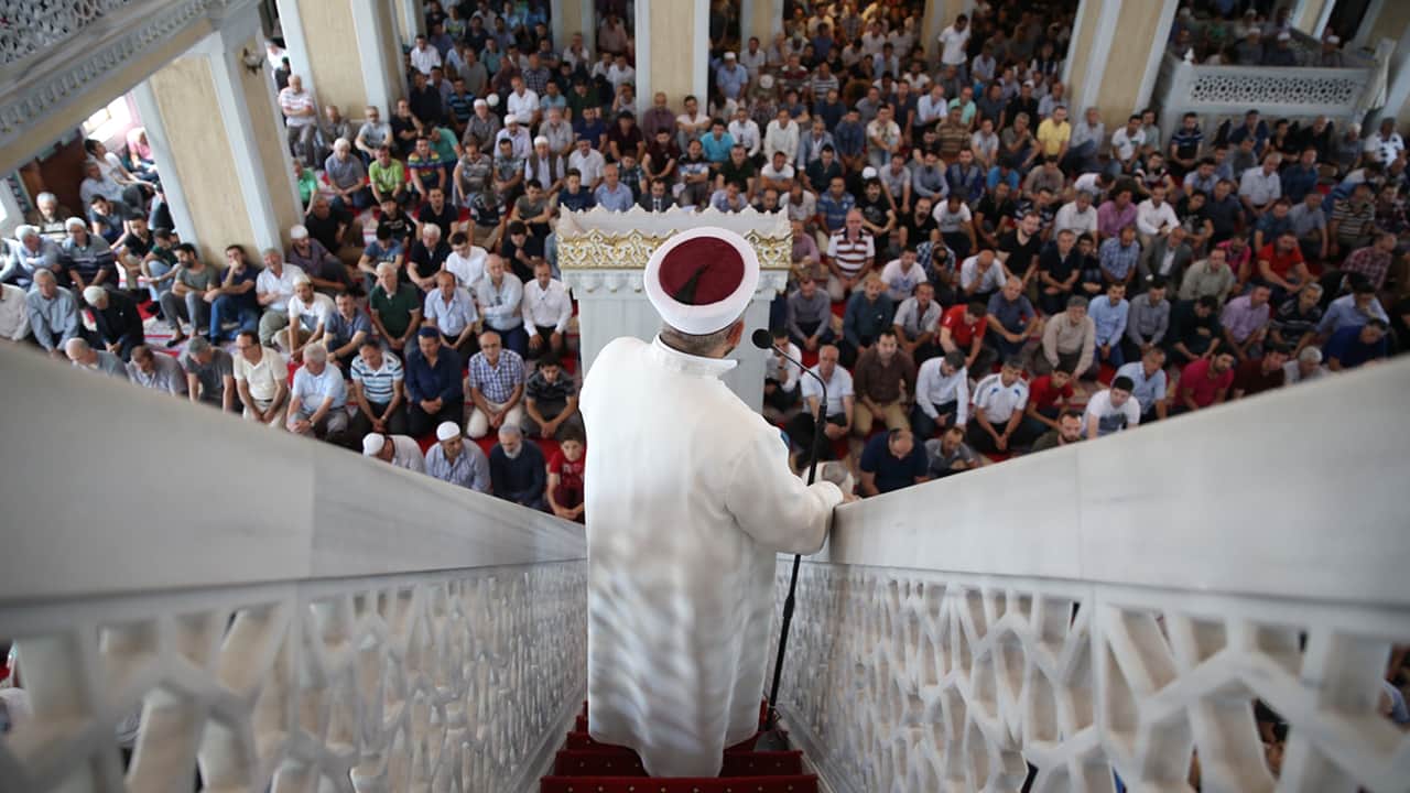 Cuma Hutbesi: İnsan huzura ibadetle erer!
