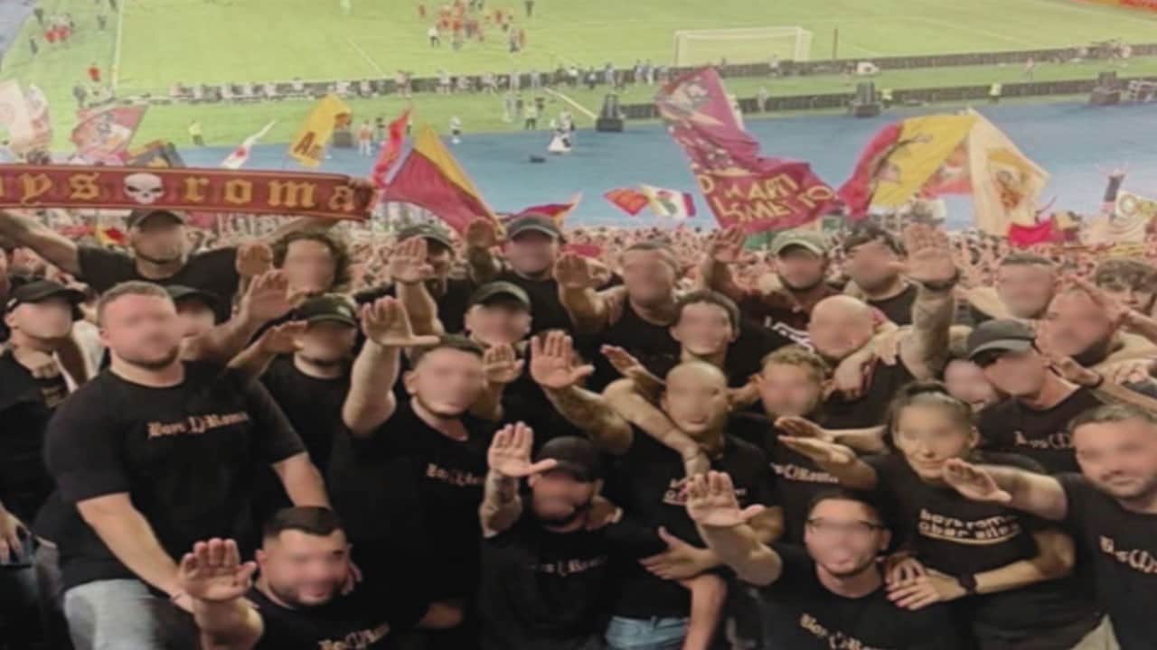Darısı Siyonist soykırımını meşrulaştıranlara! Nazi selamına futboldan men cezası