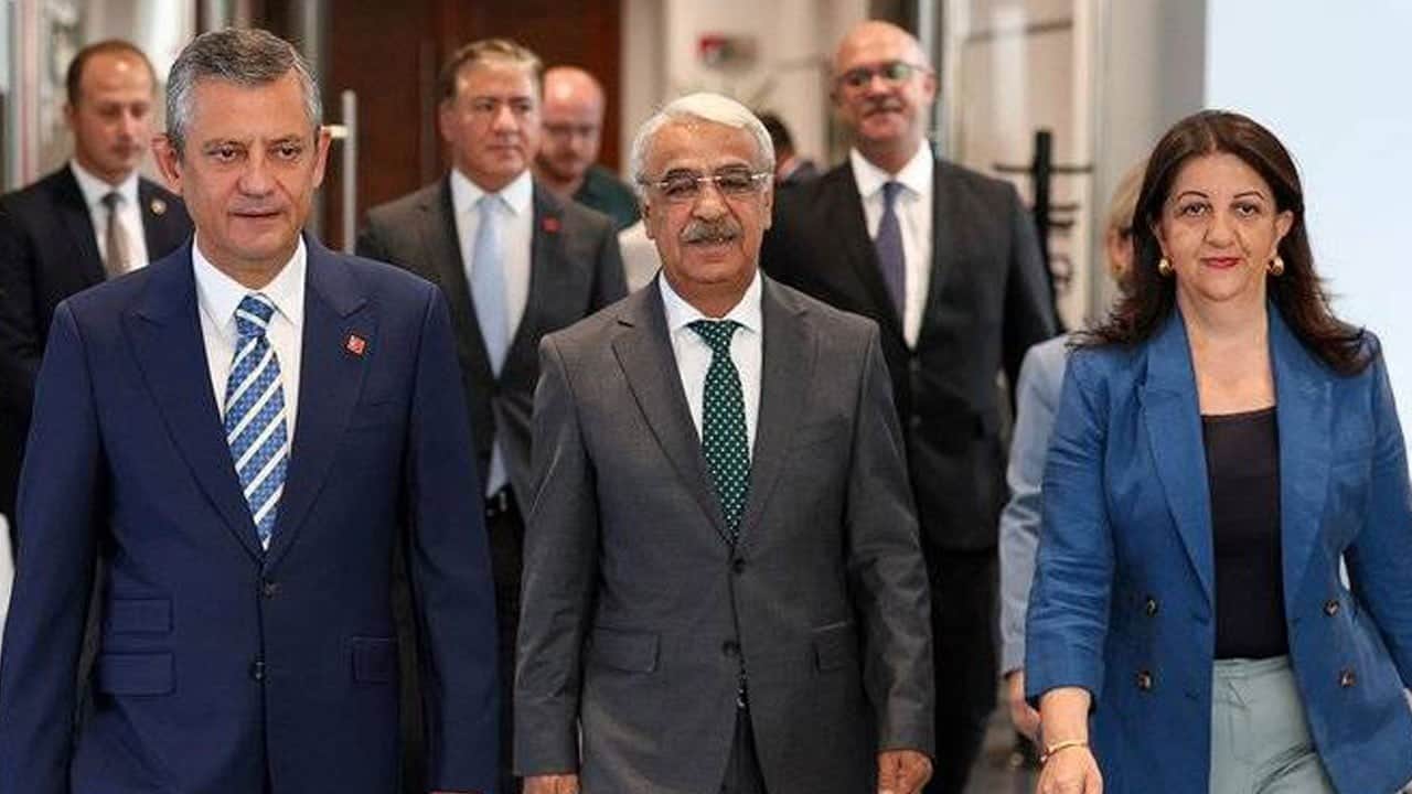 DEM Parti İmralı heyetinden CHP'ye ziyaret