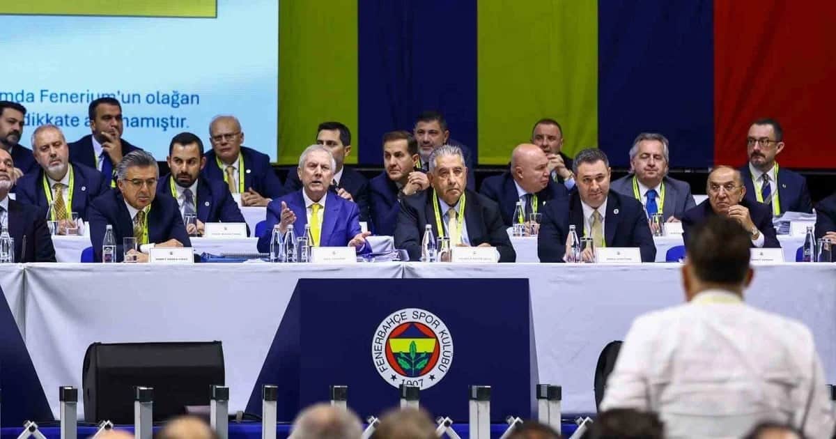 Demirel: "5 futbolcu için Fenerbahçe'nin kasasından çıkan para 24 milyon eurodur"