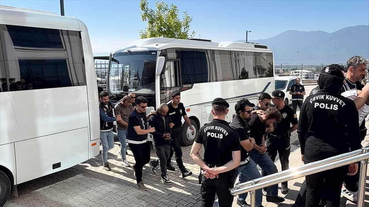 Dev şafak operasyonunda ortalık karıştı! Zehir tacirleri için yolun sonu göründü!