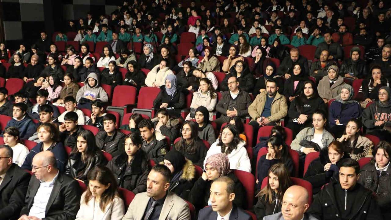 Diyarbakır'da gençlere girişimcilik çağrısı