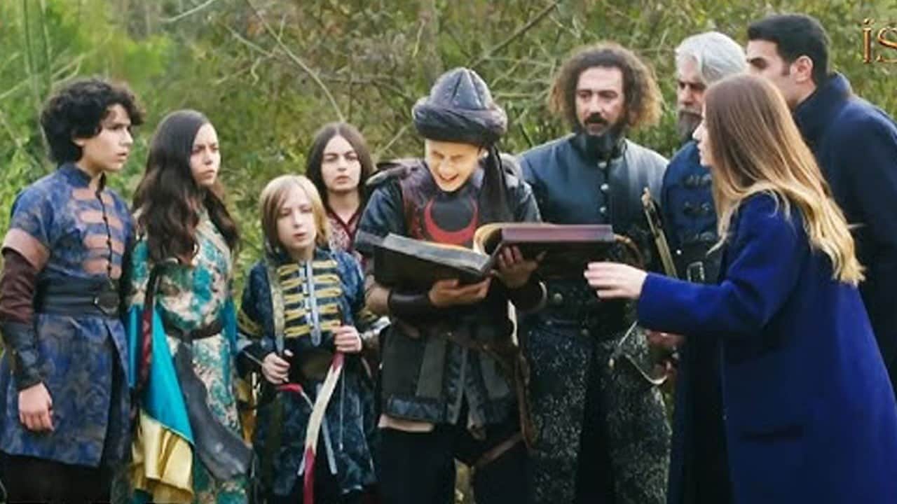 Dizide kullanılan dekoru 'tarihi eser' sanıp müzeye götürmüşler!