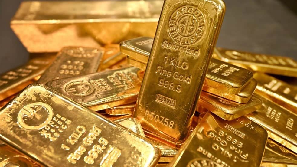 "Dubai'de ticaret" vaadine kandı! 2,5 kilo altınından oldu