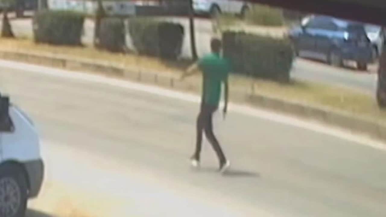 Duruşma sonrası adliye önünde silahlı çatışma: 2 kişi vuruldu