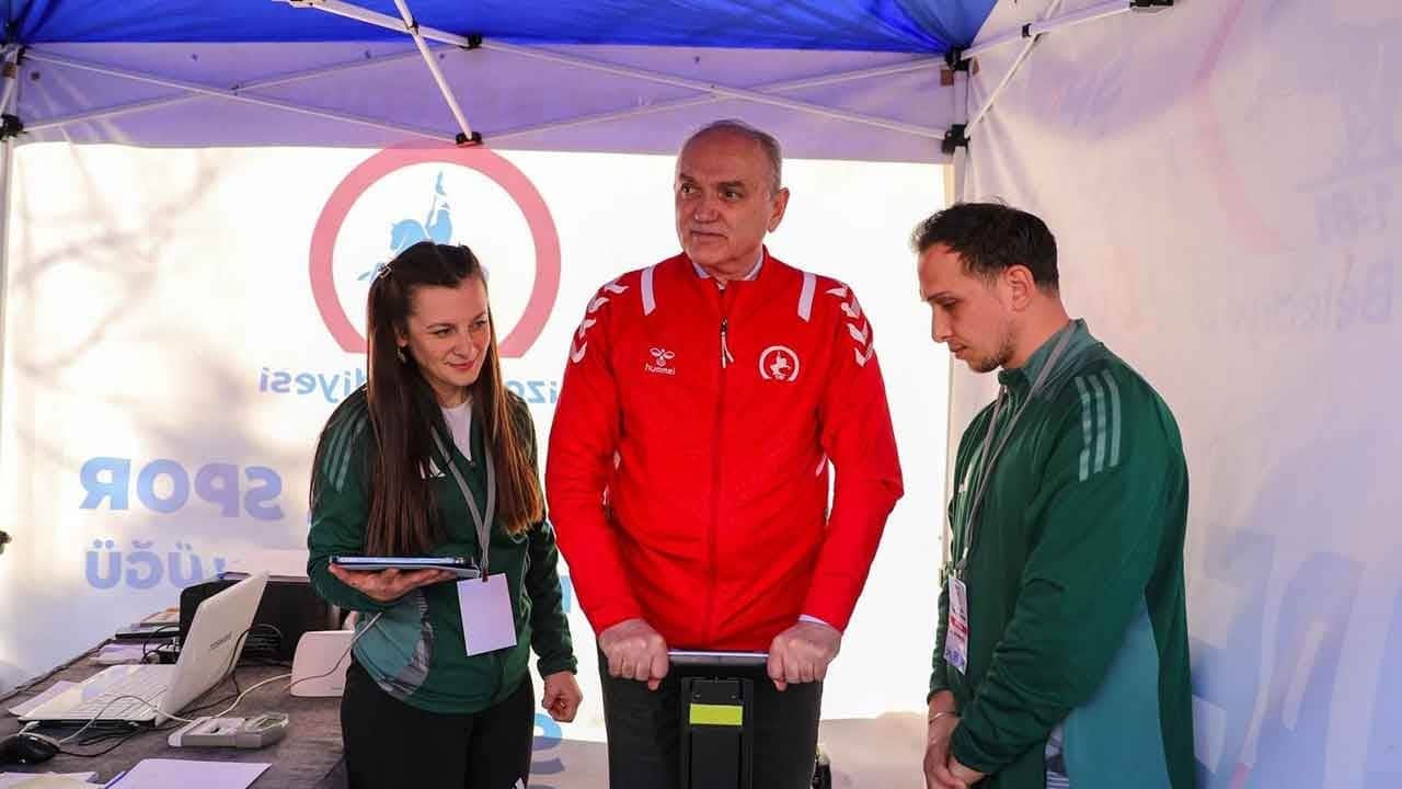 Düzce'de sağlıklı yaşam seferberliği! Dr. Faruk Özlü'den tam destek: "Ölç, fark et, hareket et!"