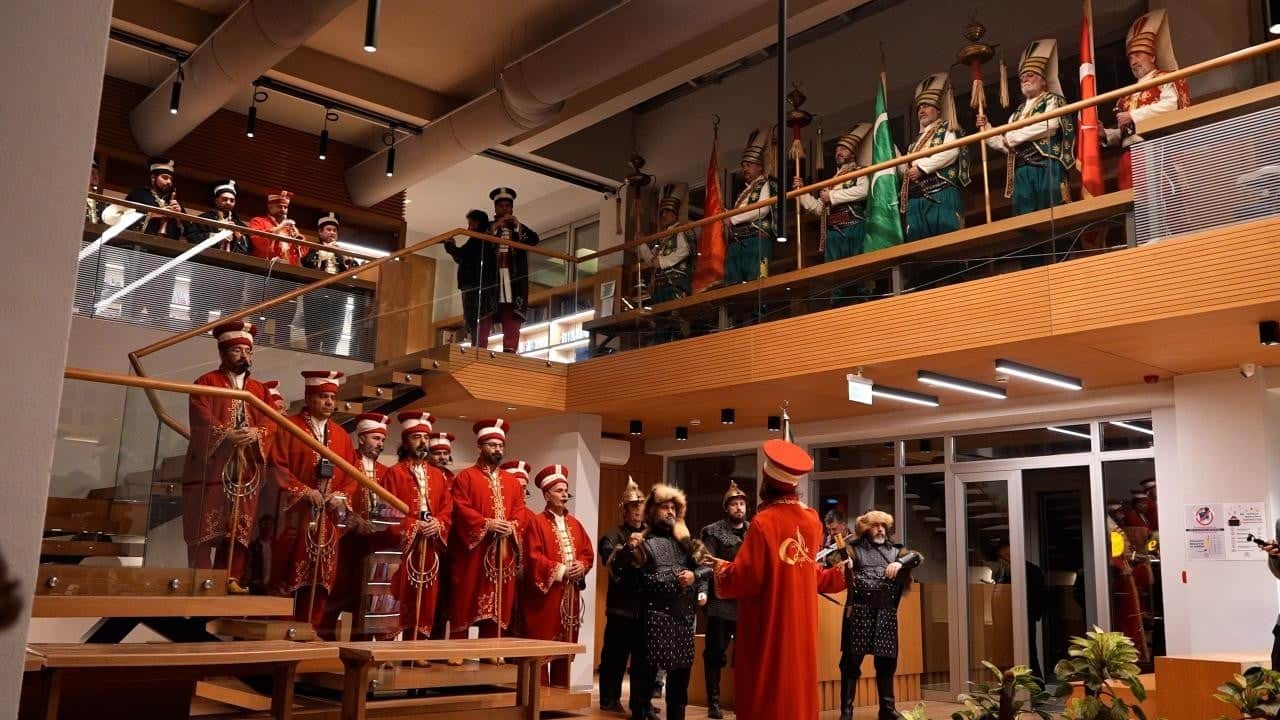 Düzceli öğrencilerin 'mehter' geleneğine belediyeden sürpriz destek