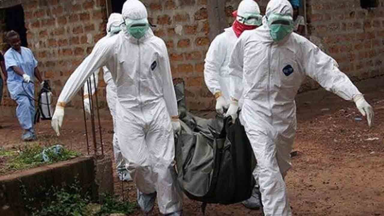 Ebola alarmı büyüyor: Almanya’dan seyahat uyarısı