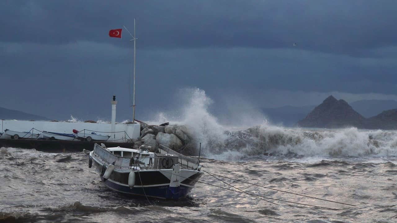 Ege’de fırtına alarmı! Bodrum-Datça feribot seferleri iptal edildi