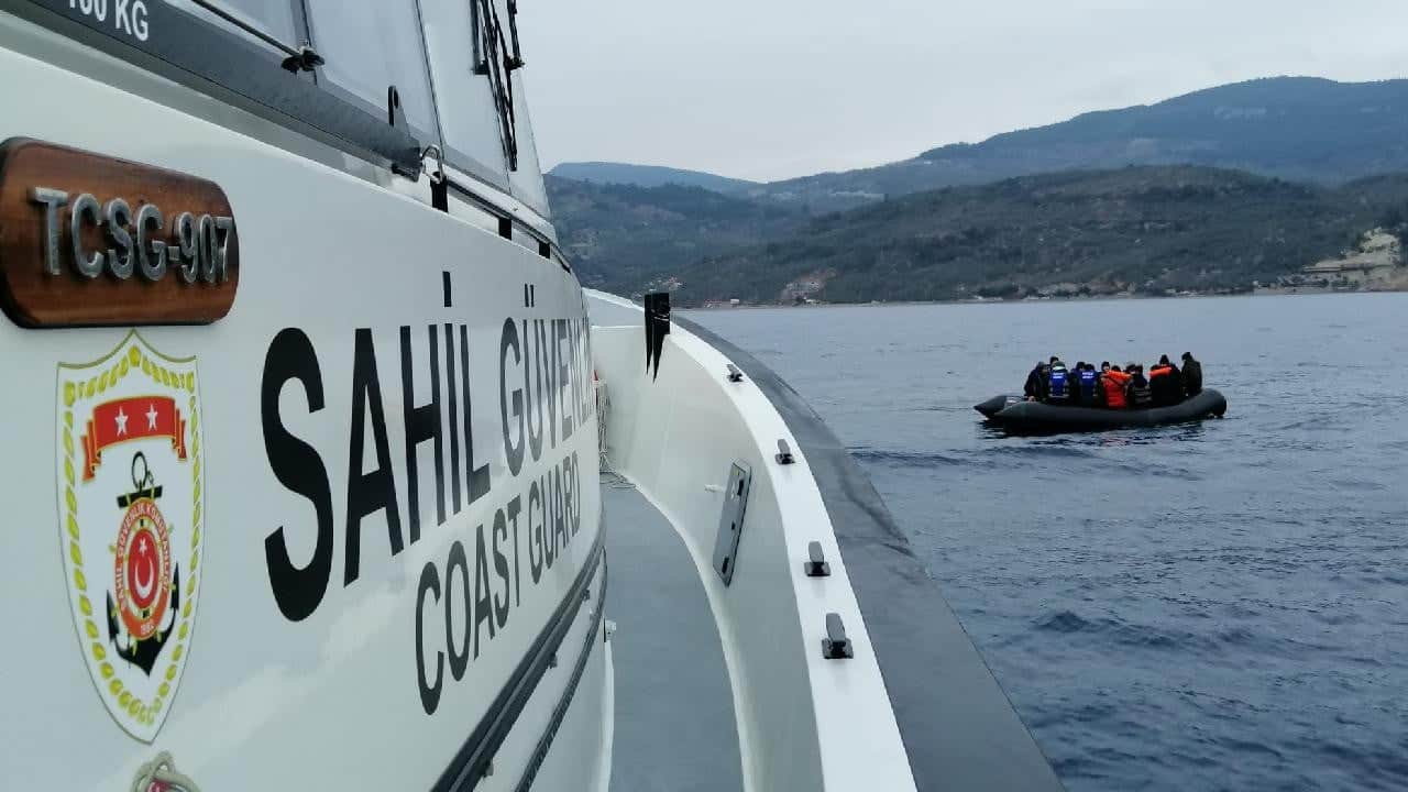 Ege'de Yunanistan zulmü: 18'i çocuk 46 göçmen ölüme terk edildi