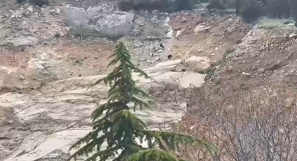 Eğirdir’de tırmandıkları kayalıklarda mahsur kalan çocuklar kurtarıldı