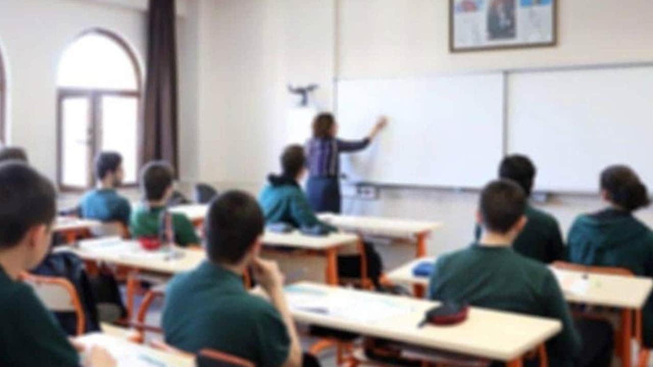 Eğitim-Bir-Sen raporu uyardı: Tek tip lise eğitimi gençleri meslekten uzaklaştırıyor