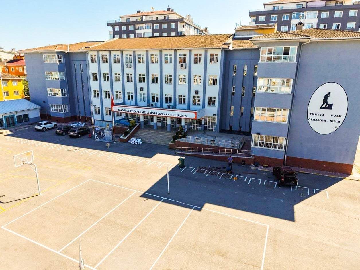Eğitime belediye eli: Ümraniye'de okullarda yaz mesaisi