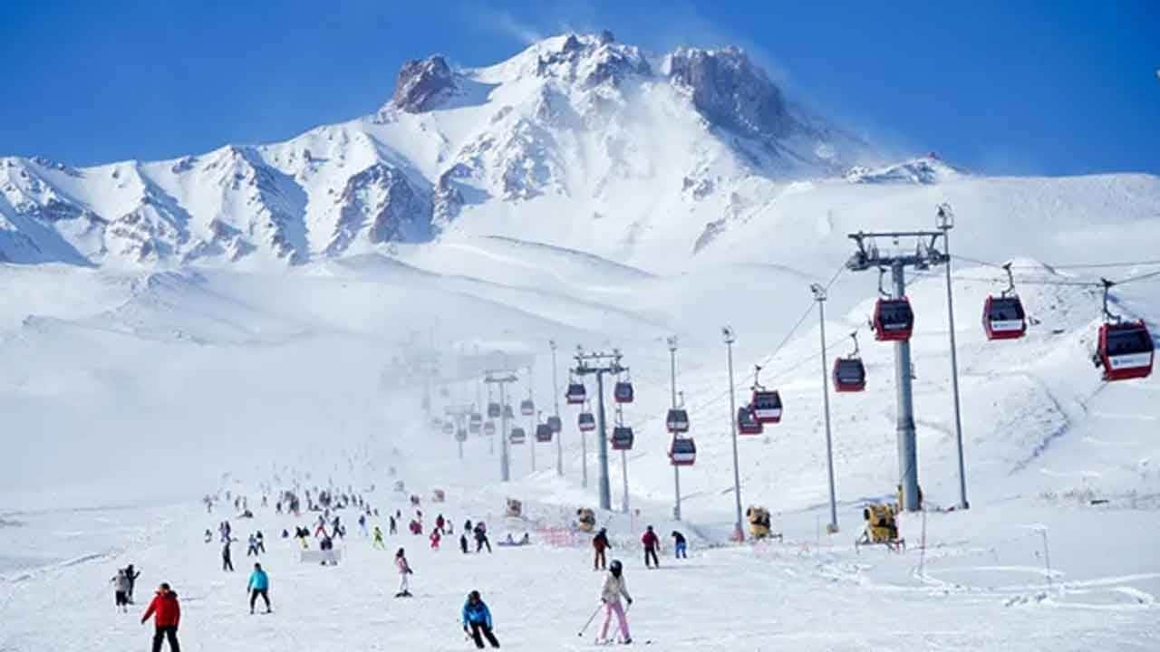 Erciyes yolunda karla imtihan bitti! Beyaz esaret sona erdi, ulaşım yeniden açıldı