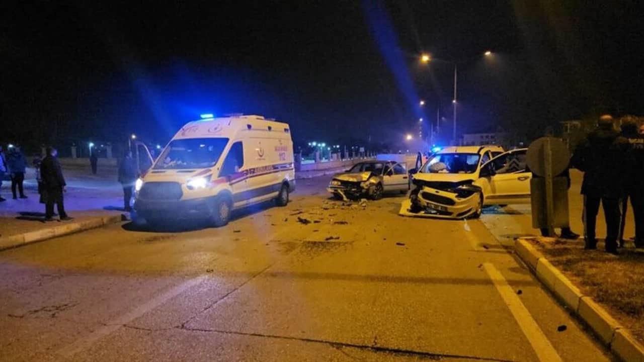 Erzincan'da feci kaza