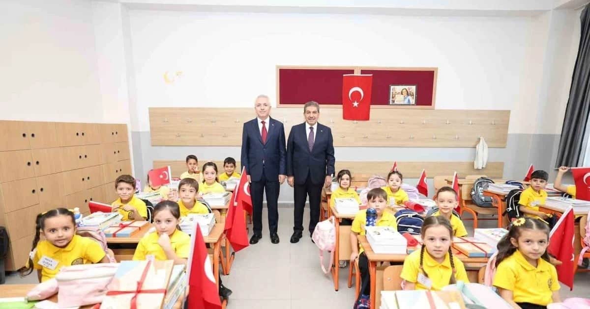 Esenler Belediyesi geri dönüşüm geliriyle bugüne kadar 8,5 milyon defter dağıttı