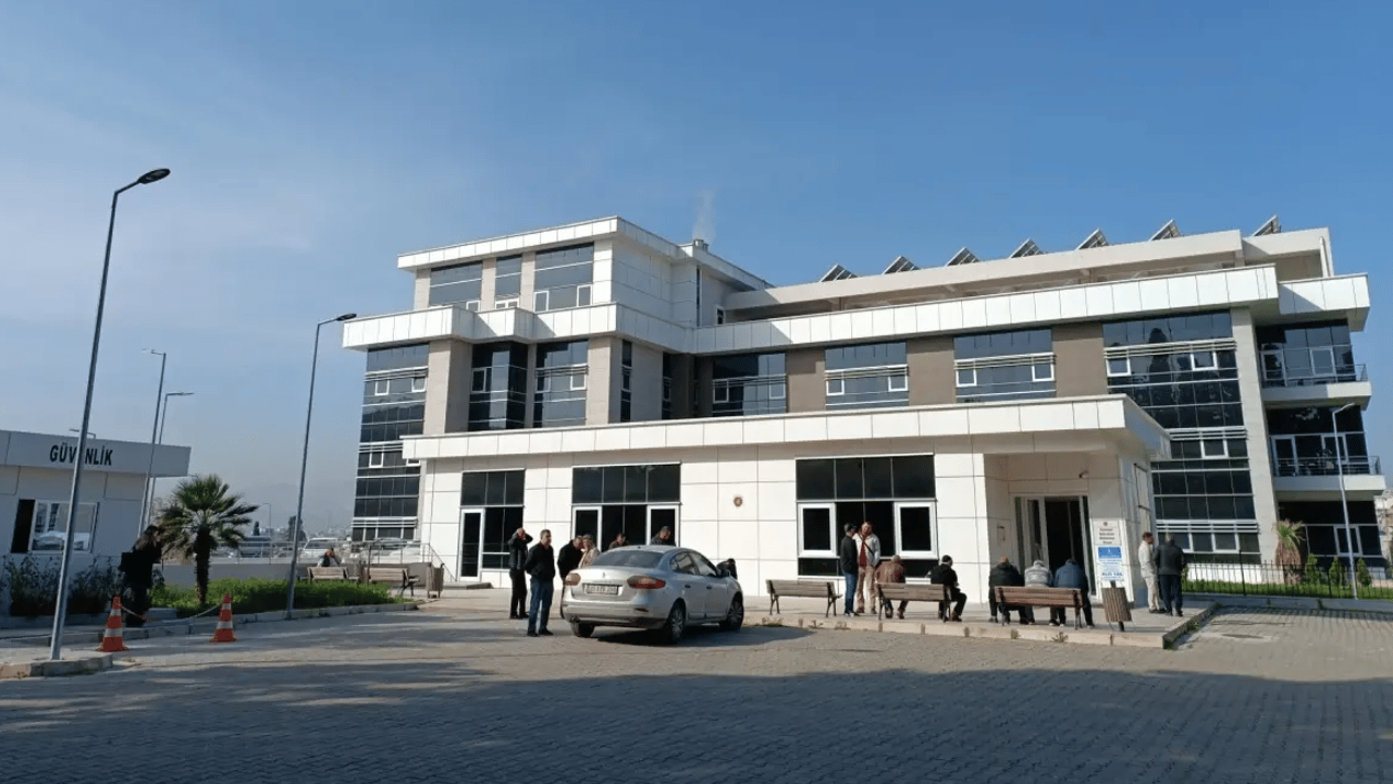 Ev sahibi cinnet getirip kiracısını öldürdü