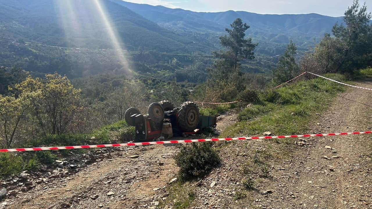 Eve dönüş yolunda facia! Aynı aileden 3 kişi devrilen traktörde can verdi