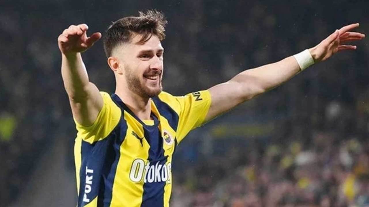 Fenerbahçe'nin yıldızı İsmail Yüksek dünya evine girdi! Gelinlik büyük dikkat çekti