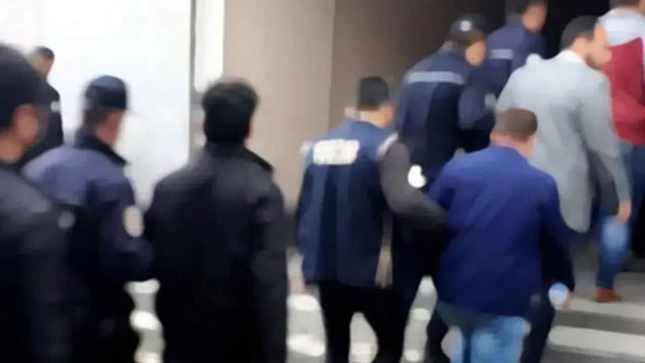 FETÖ'nün güncel yapılanmasına darbe: 7 mankurt tutuklandı