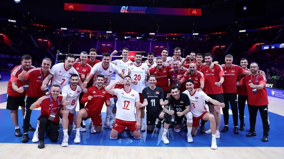 Filenin Efeleri Çin'i kolay geçti