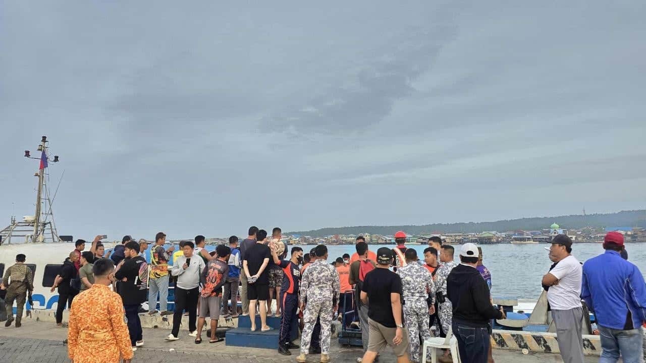 Filipinler'de feribot faciası: 359 kişiyle denize gömüldü
