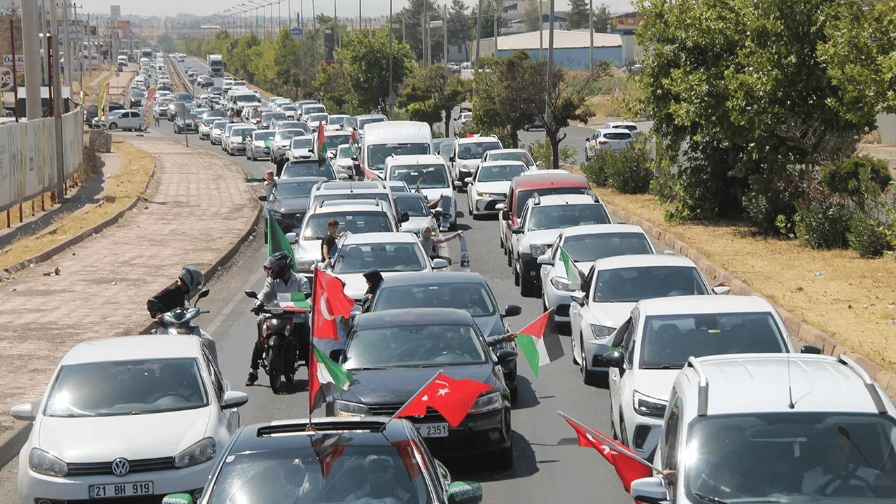 Filistin Konvoyu Diyarbakır'da coşkuyla karşılandı