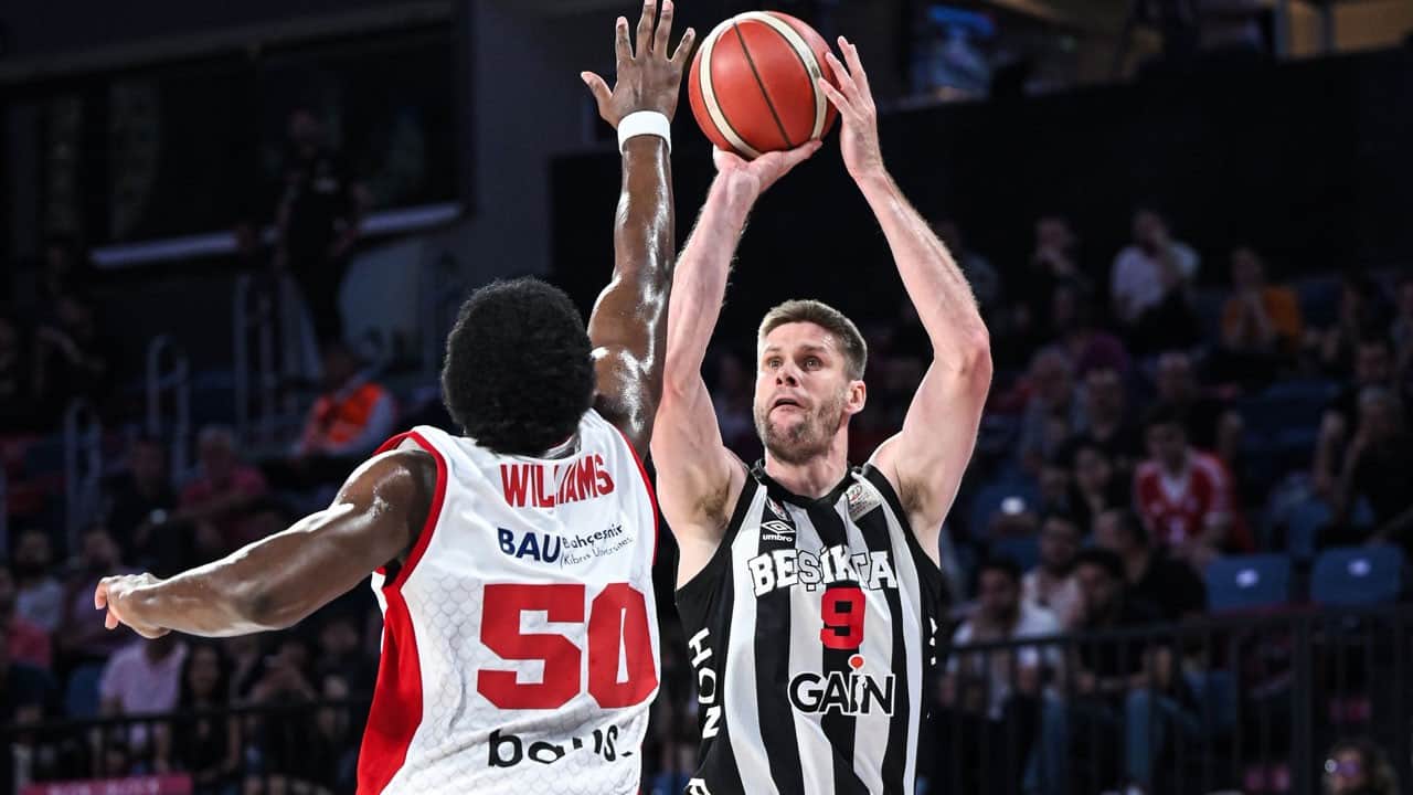 Final bileti son maça kaldı! Beşiktaş son nefeste seriyi eşitledi