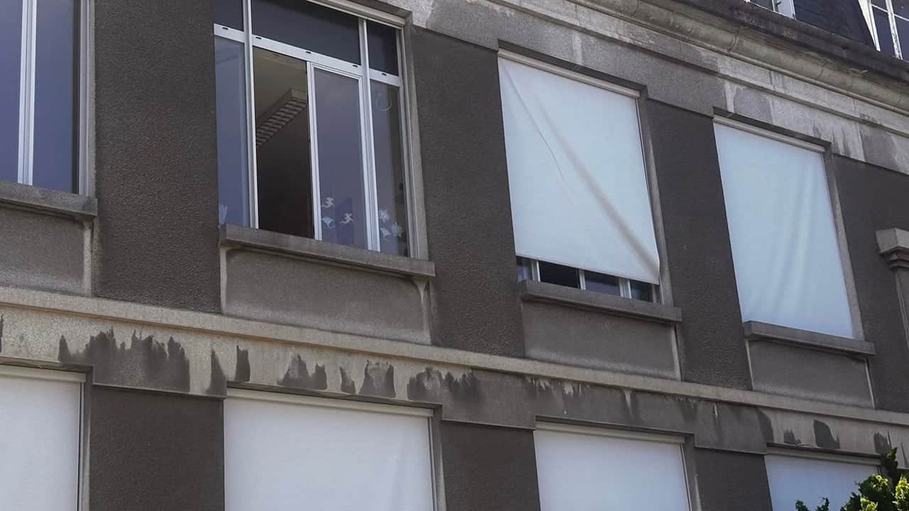 Fransa’da sıcaklara termal battaniyeli önlem! Okul ve hastane camları böyle kaplandı