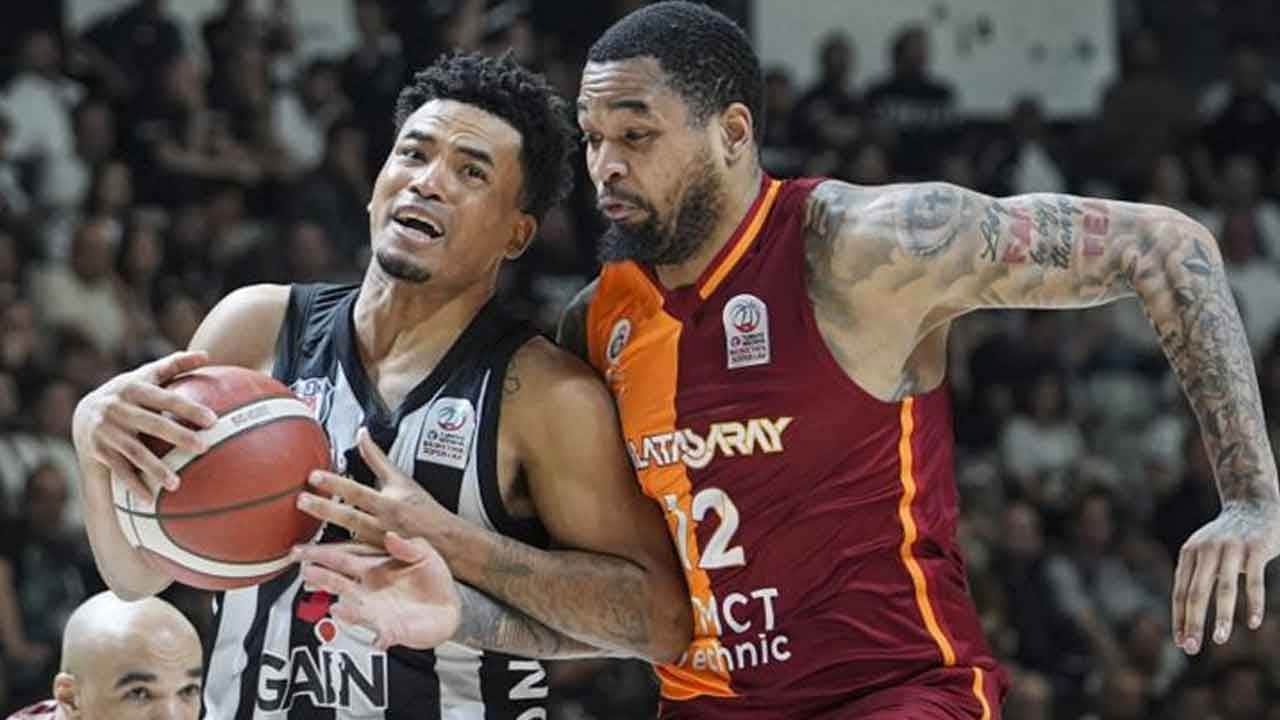 Galatasaray ve Beşiktaş'a kötü haber ulaştı