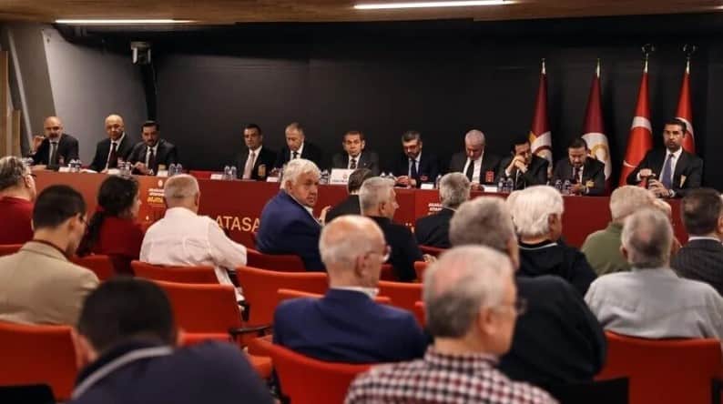 Galatasaray’da gözler divan kurulu toplantısına çevrildi