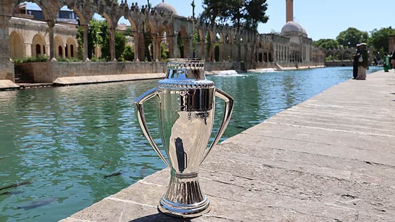 Galatasaray’ın şampiyonluk kupasına Balıklıgöl’de yoğun ilgi