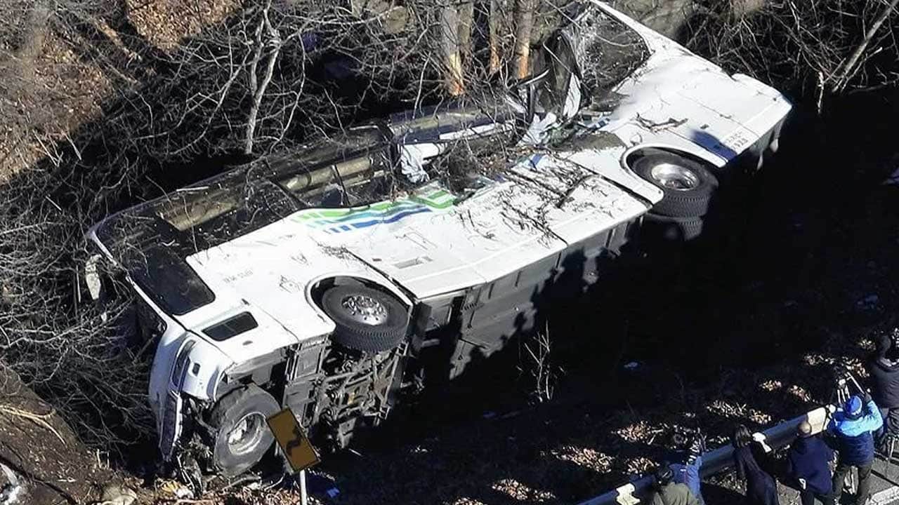 Gana’da otobüs ile kamyon çarpıştı! 18 kişi hayatını kaybetti