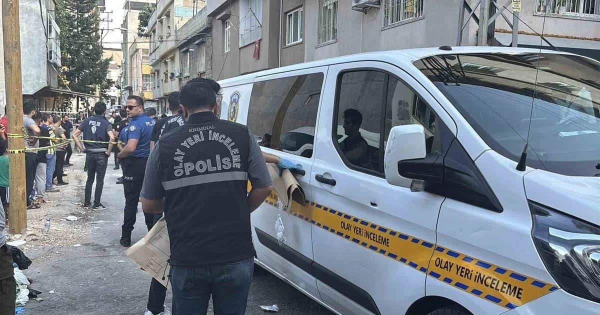 Gaziantep'te eşini pompalı tüfekle öldürüp 3'ü çocuk 4 kişiyi yaralayan zanlı tutuklandı