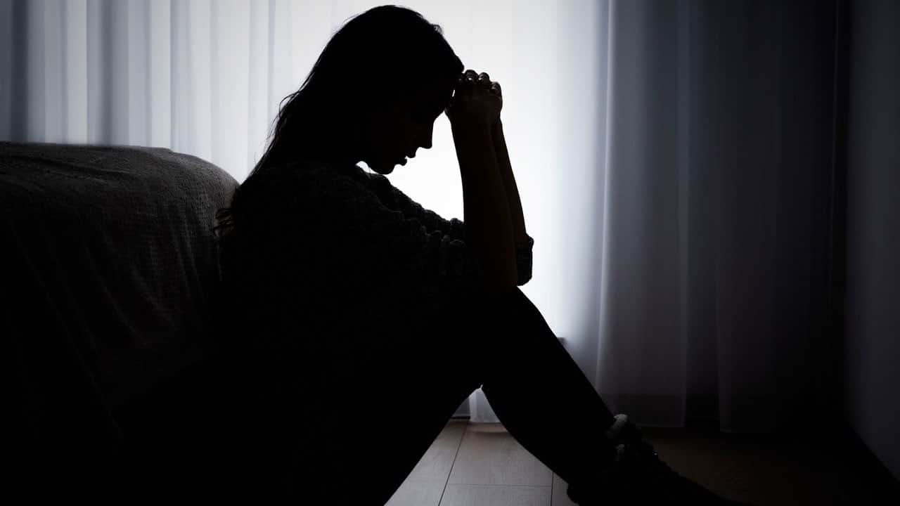 Geçici değilse ciddiye alın! Depresyon sanıldığı gibi "sadece mutsuzluk" değil