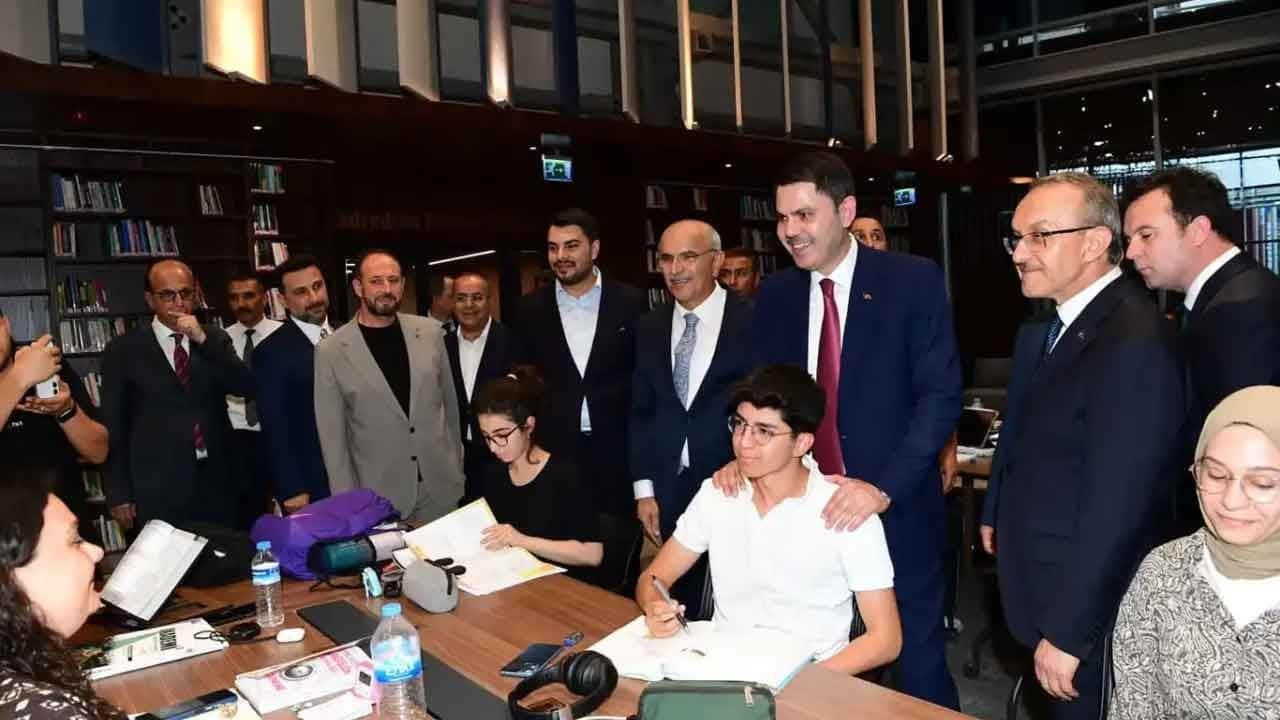 Geleceğin teminatı gençlere büyük hizmet! Bakan Kurum Malatya'da gençlerle buluştu!