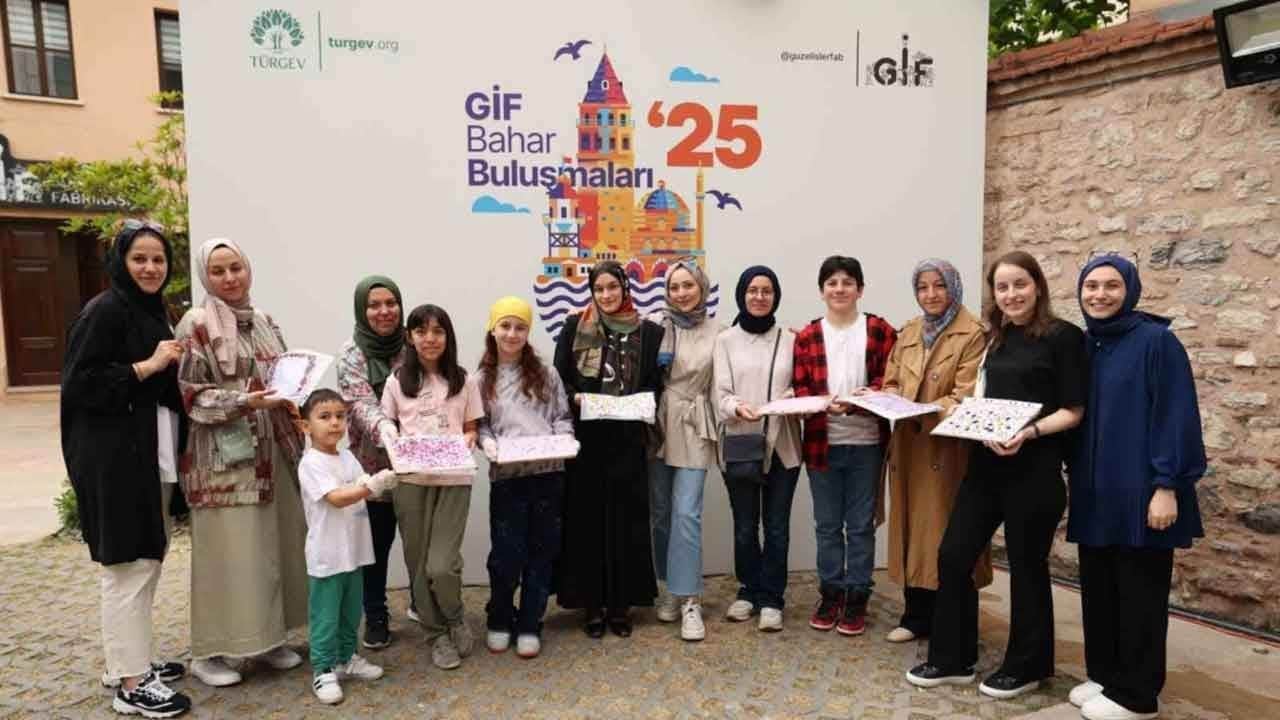 Genç kızların hayalleri TÜRGEV ile gerçeğe dönüşüyor! Güzel İşler Fabrikası’nda sanat ve teknoloji rüzgarı esiyor!