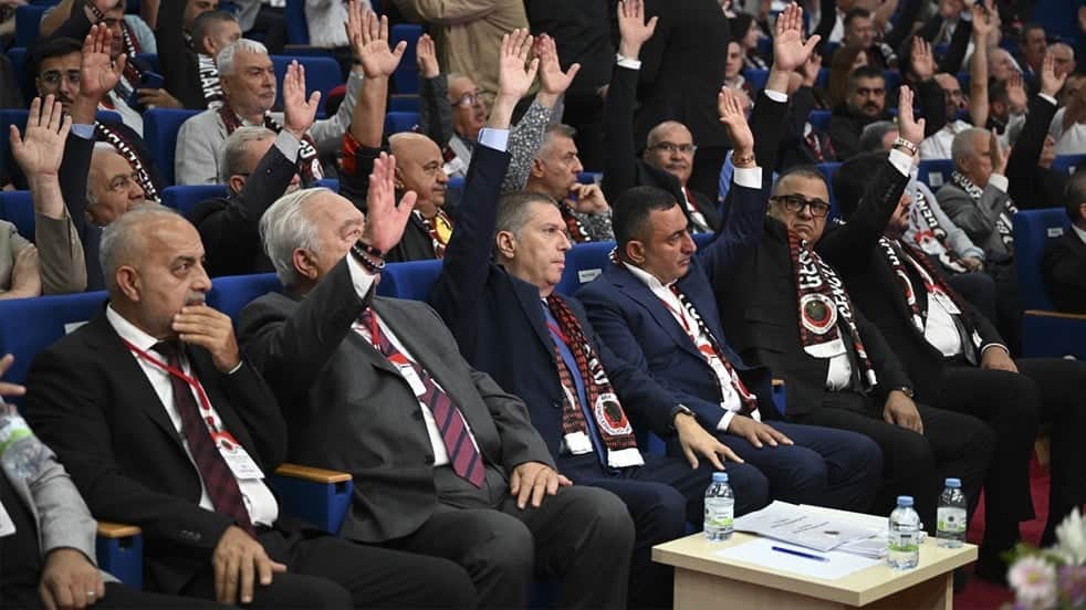 Gençlerbirliği olağanüstü seçime gitmişti! Haydar Arda Çakmak yeniden başkan seçildi