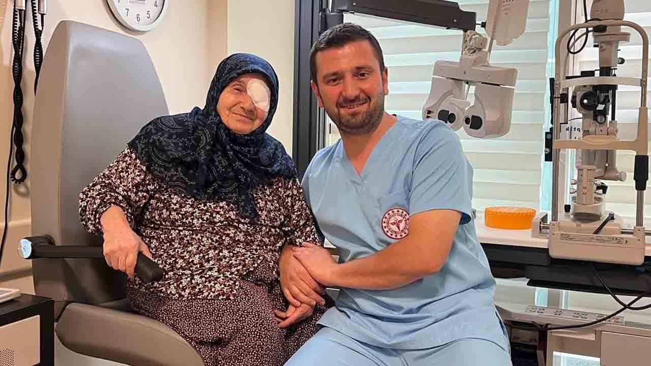 Gözlerine torunu ışık oldu: 79 yaşında yeniden görmeye başladı