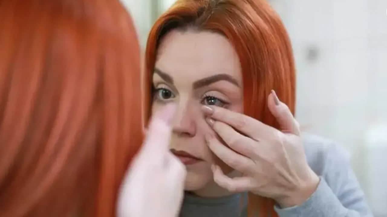 Gözünde ciddi hasar oluştu: Lensle duşa girdi neredeyse kör oluyordu