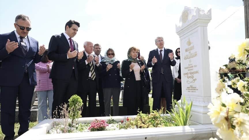 Gurbet eldeki ecdada vefa! TİKA Paris'te Osmanlı Hanedanı’nın kabirlerini ihya etti!