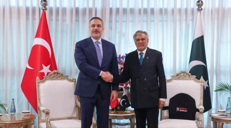 Hakan Fidan'dan kritik temaslar! Pakistanlı mevkidaşı Dar ile bir araya geldi