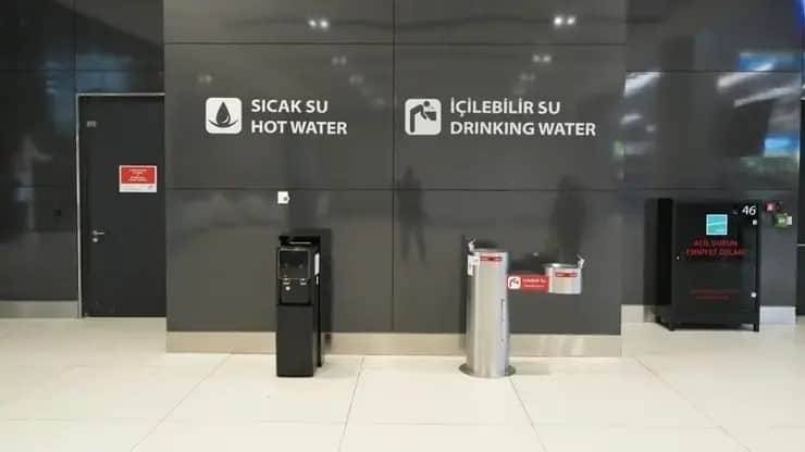 Havalimanlarında fahiş fiyatlı su zulmüne son! Bakanlık düğmeye bastı, 58 havalimanında su ücretsiz oluyor!