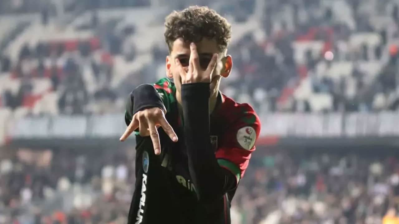 Herkes peşinde düşmüştü! Geleceği parlak yıldızı Fenerbahçe kaptı